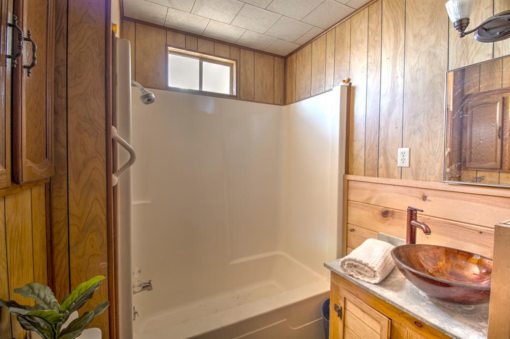 G1019 ACRES49 - Residential