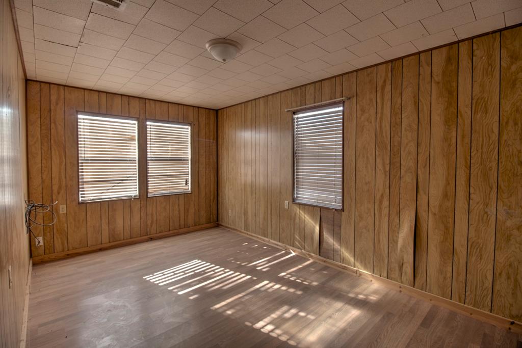 G1019 ACRES49 - Residential