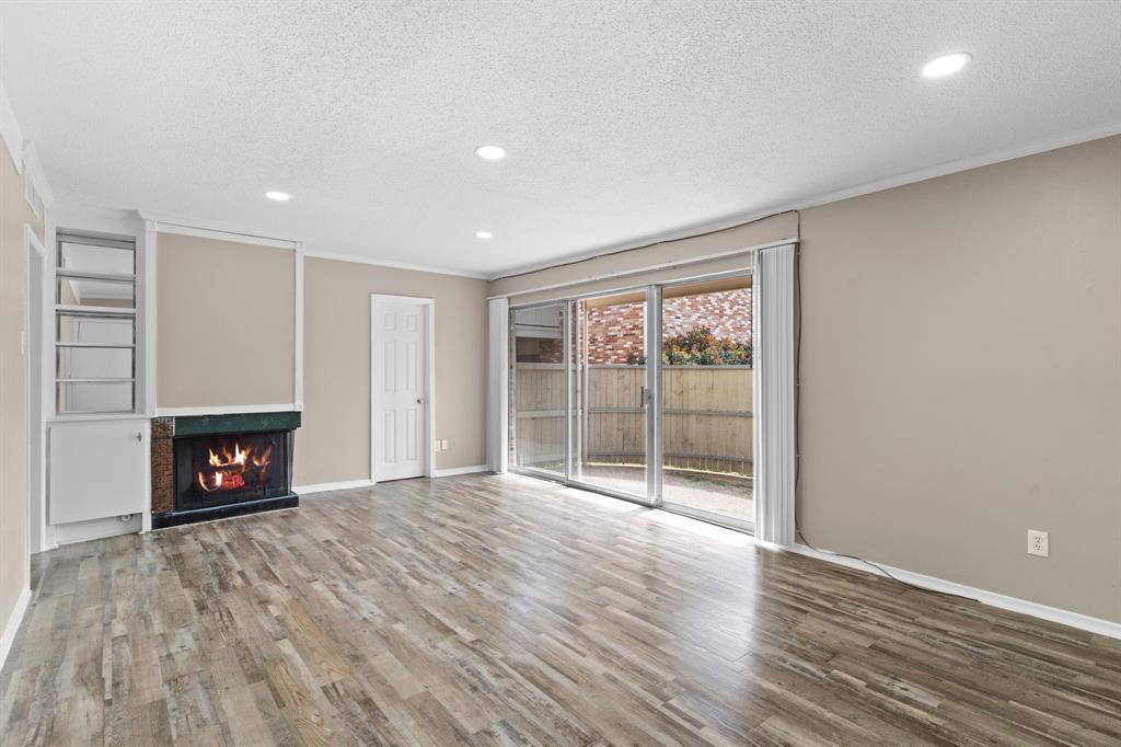 Royal Oaks Condo - Residential