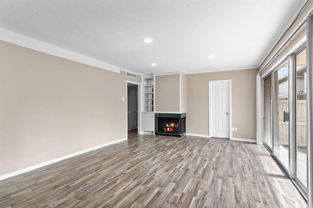 Royal Oaks Condo - Residential
