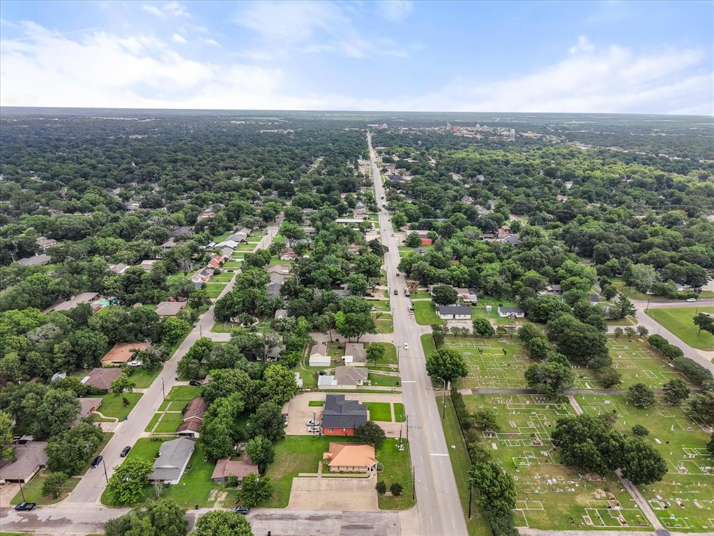 Corsicana - Commercial Sale