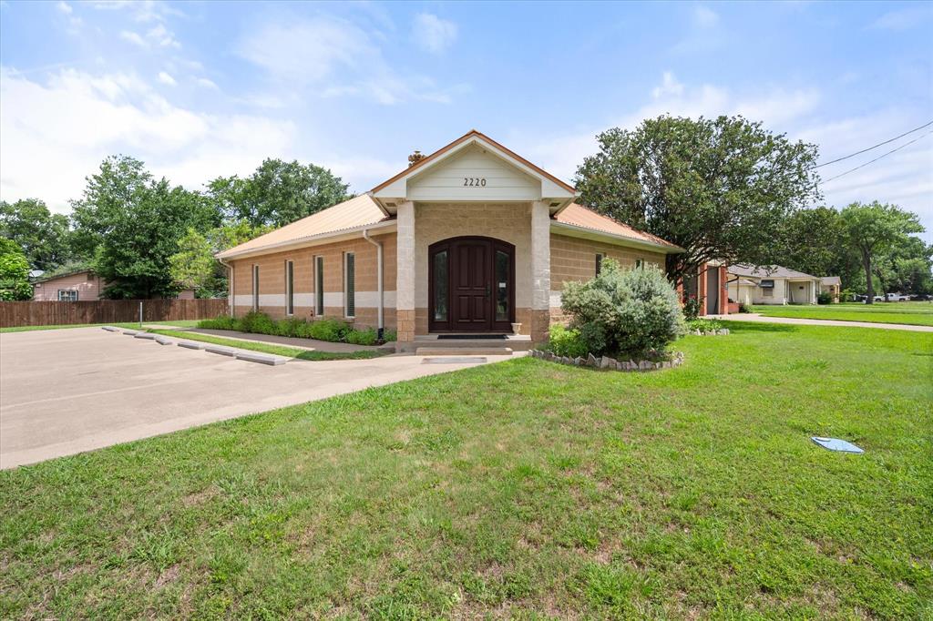 Corsicana - Commercial Sale