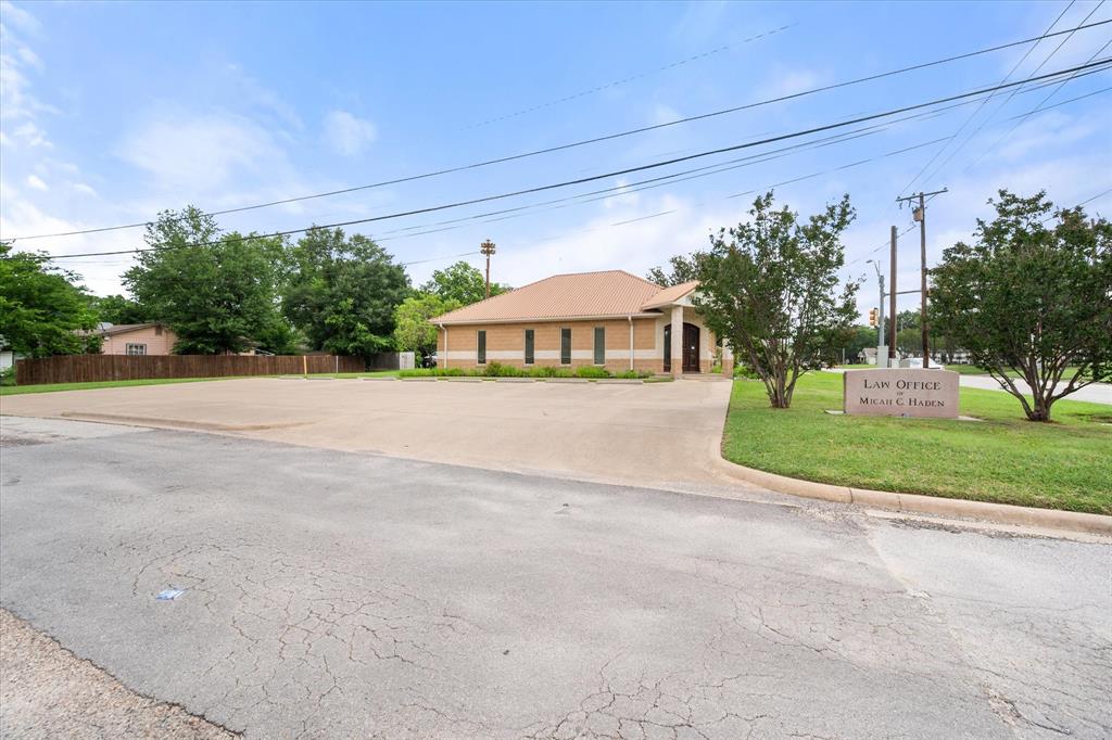 Corsicana - Commercial Sale