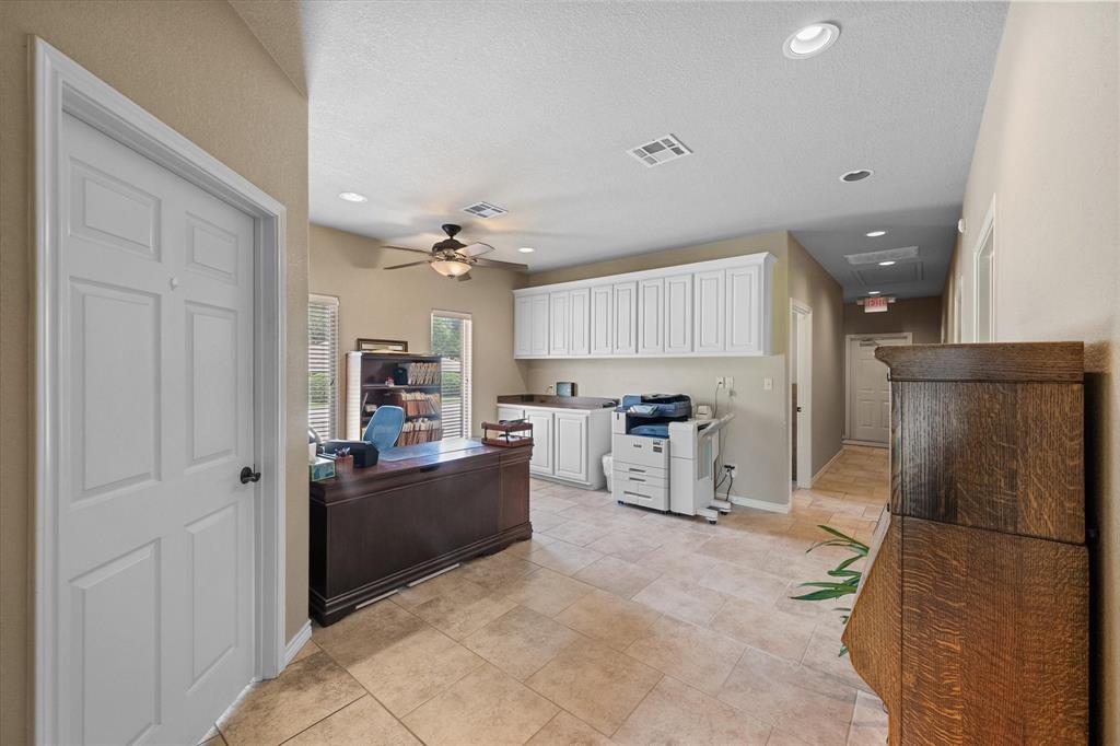 Corsicana - Commercial Sale