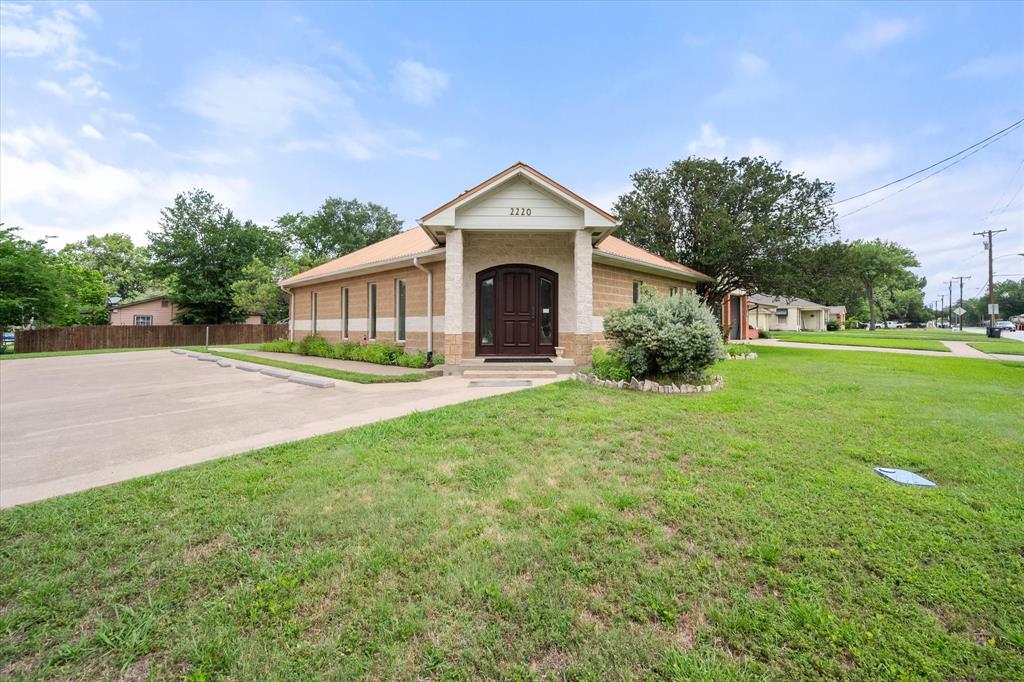 Corsicana - Commercial Sale