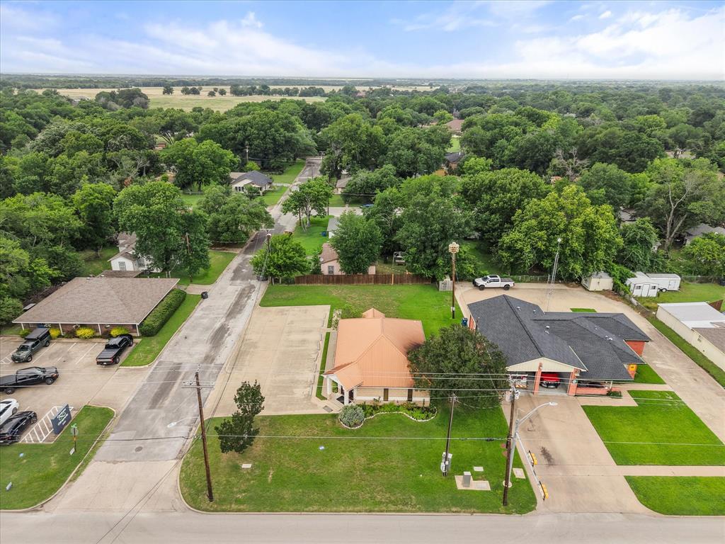 Corsicana - Commercial Sale