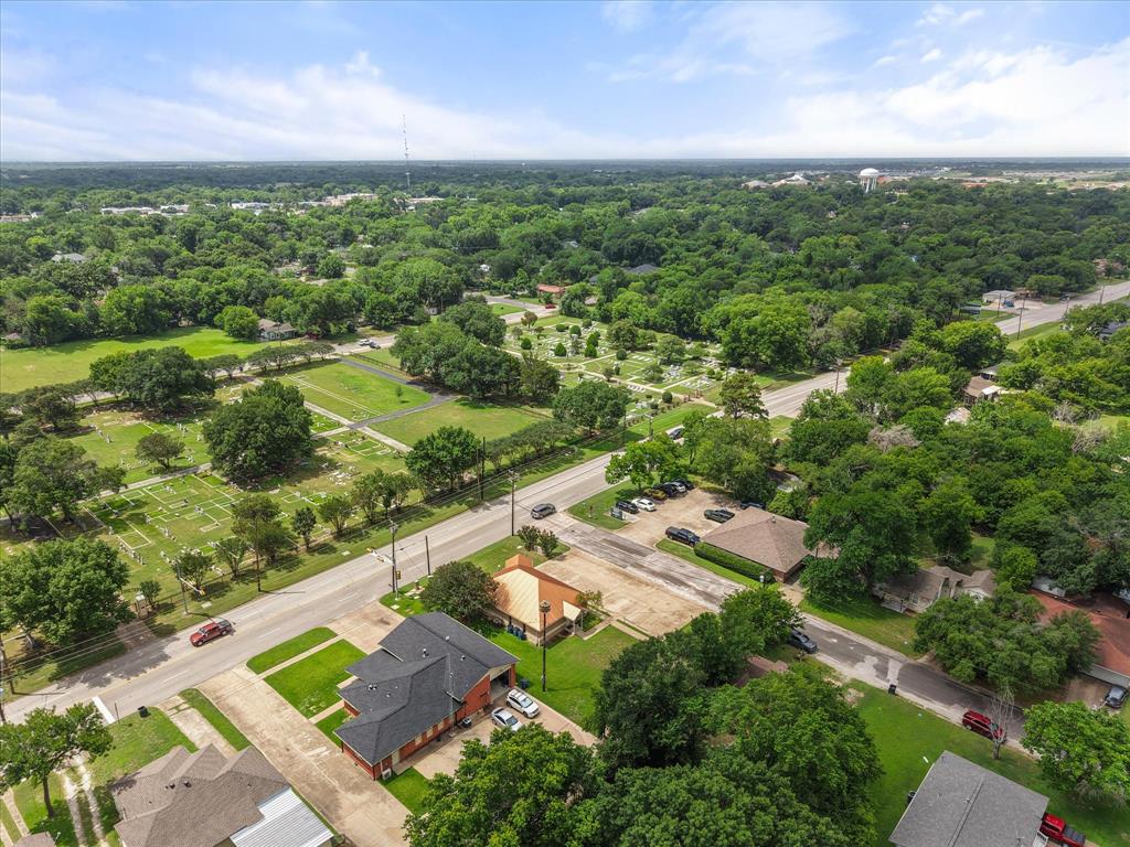 Corsicana - Commercial Sale