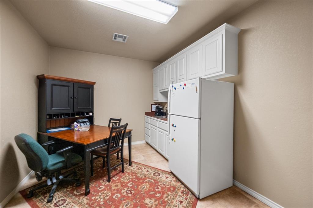 Corsicana - Commercial Sale