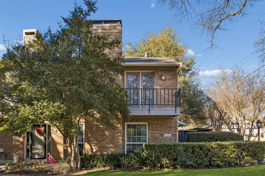 Updated and spacious corner condo offering a rare townhome-style feel in the heart of 75230! Thoughtfully designed floor plan features inviting living area, anchored by a cozy fireplace, flows seamlessly into the designated dining space, creating an ideal layout for both everyday living and entertaining. Extensively updated kitchen features quartz countertops, updated cabinetry, stainless steel appliances, and a custom built-in desk nook perfect for working from home or additional storage. Two oversized bedrooms upstairs, each with generous walk-in closets, en suite bathrooms, and abundant natural light throughout. Step outside to enjoy the oversized fully fenced private patio with mature tree canopy, offering exceptional outdoor living space ideal for entertaining, gardening, or pets, along with direct access to the attached two-space carport.

Major mechanical updates include a new roof installed in Fall 2025, water heater replaced in 2023, and HVAC replaced January 2026, providing true move-in-ready peace of mind. Residents enjoy access to community amenities including swimming pools, tennis courts, clubhouse, and beautifully maintained grounds. Conveniently located with quick access to US-75 and I-635 and just minutes from NorthPark Center, SMU, Trader Joe’s, The Hill, major hospitals, shopping, dining, and more!