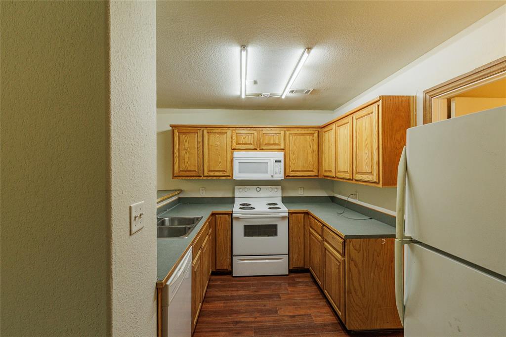 Runaway Bay Unit 7a - Residential