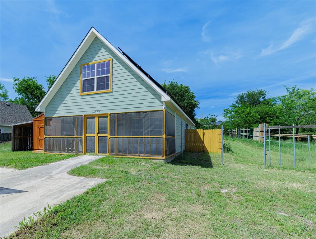 Runaway Bay Unit 7a - Residential