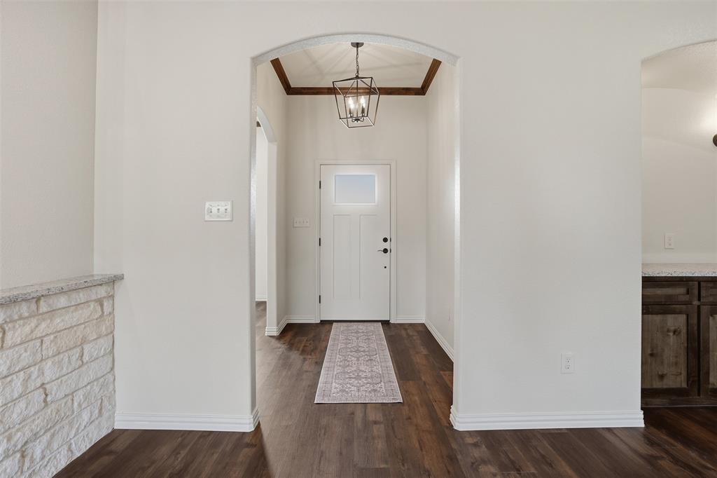 Abst 824 TR 116 - Residential