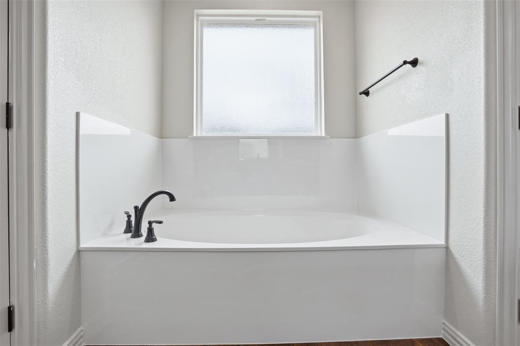 Abst 824 TR 116 - Residential