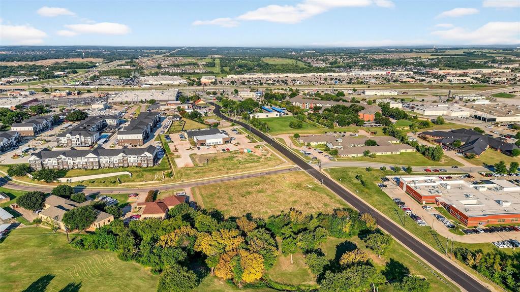 Gleckler Plaza - Land