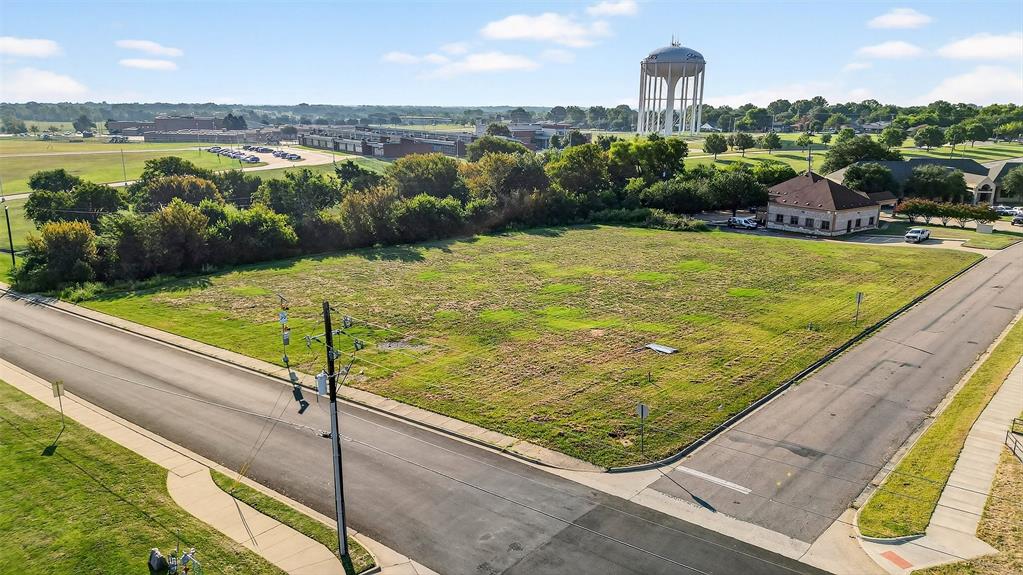 Gleckler Plaza - Land