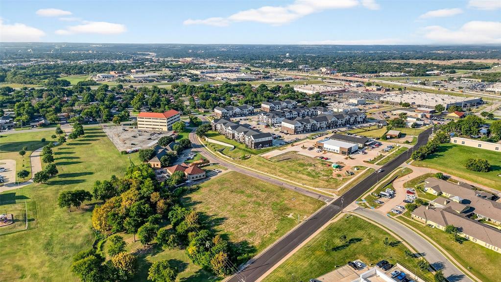 Gleckler Plaza - Land