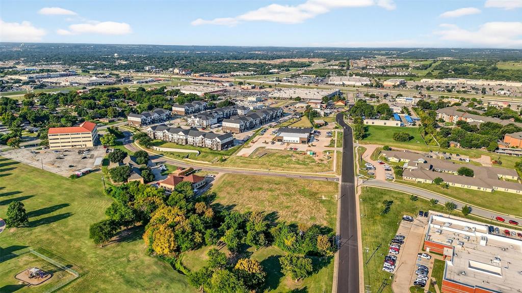 Gleckler Plaza - Land