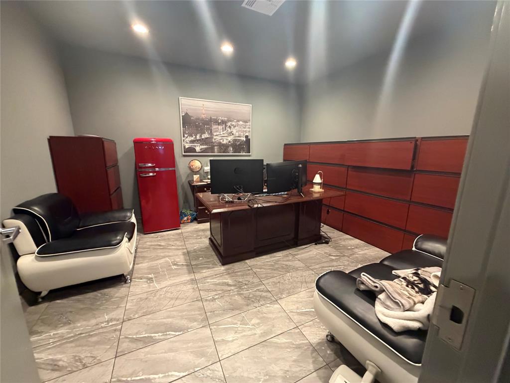 Elmtree Warehouse Condo - Commercial Sale