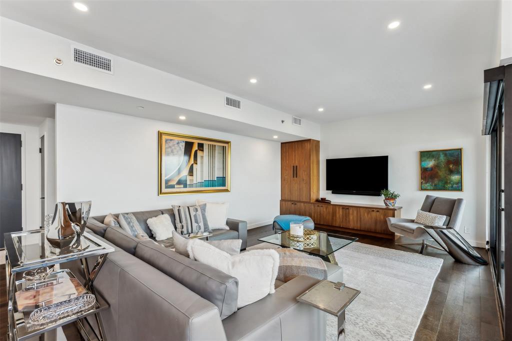 La Tour Condo - Residential