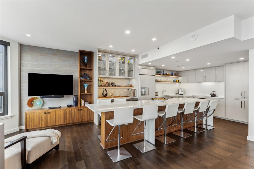 La Tour Condo - Residential