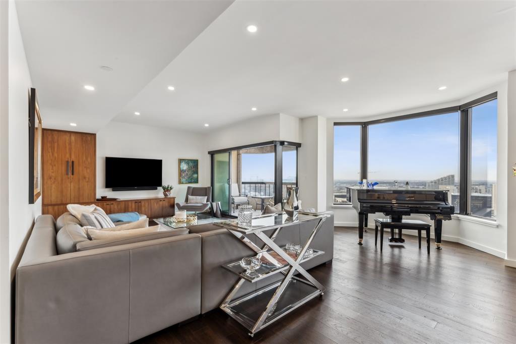 La Tour Condo - Residential