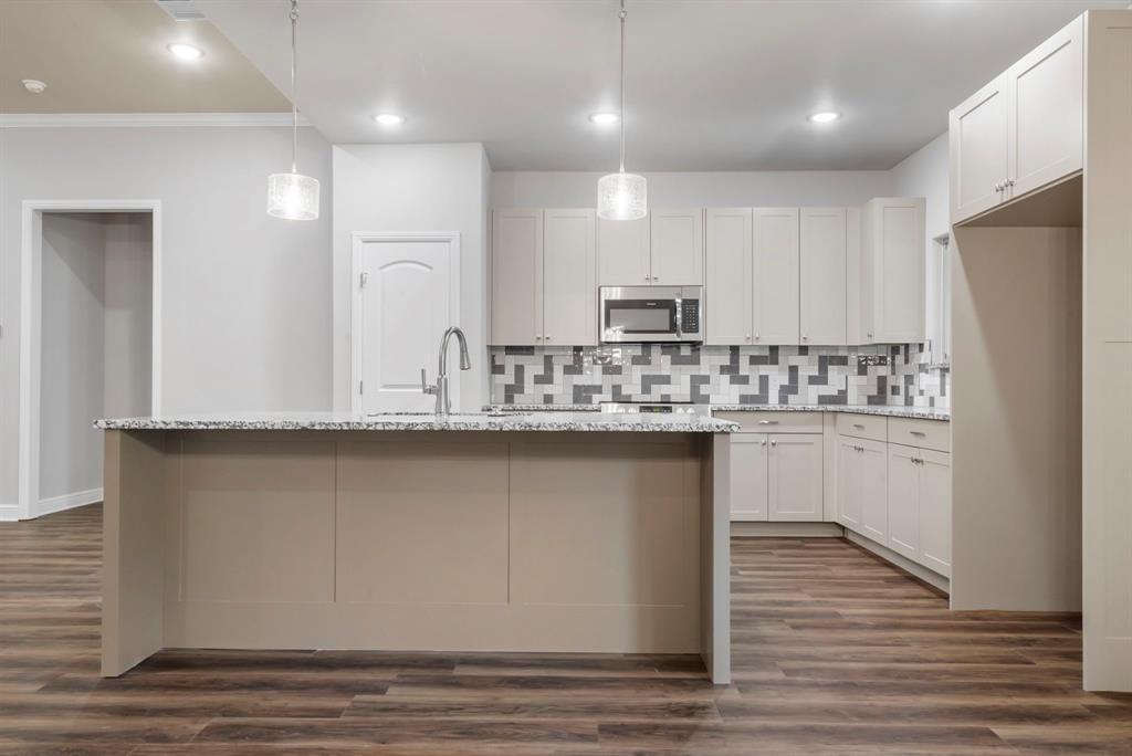 Oak Street Town Homes - Residential Lease