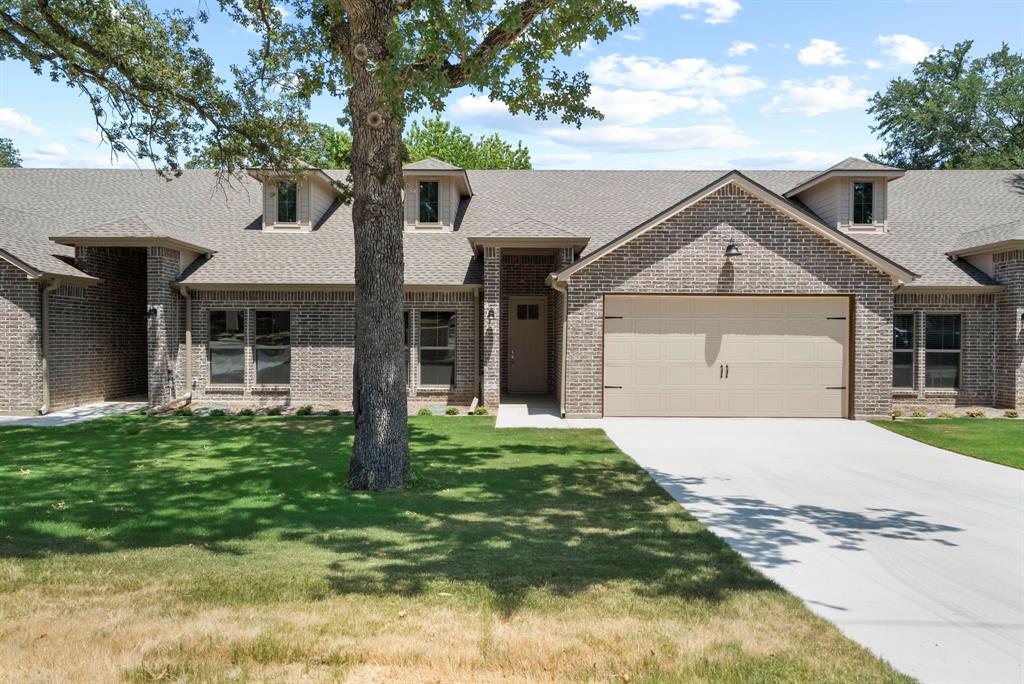 Oak Street Town Homes - Residential Lease
