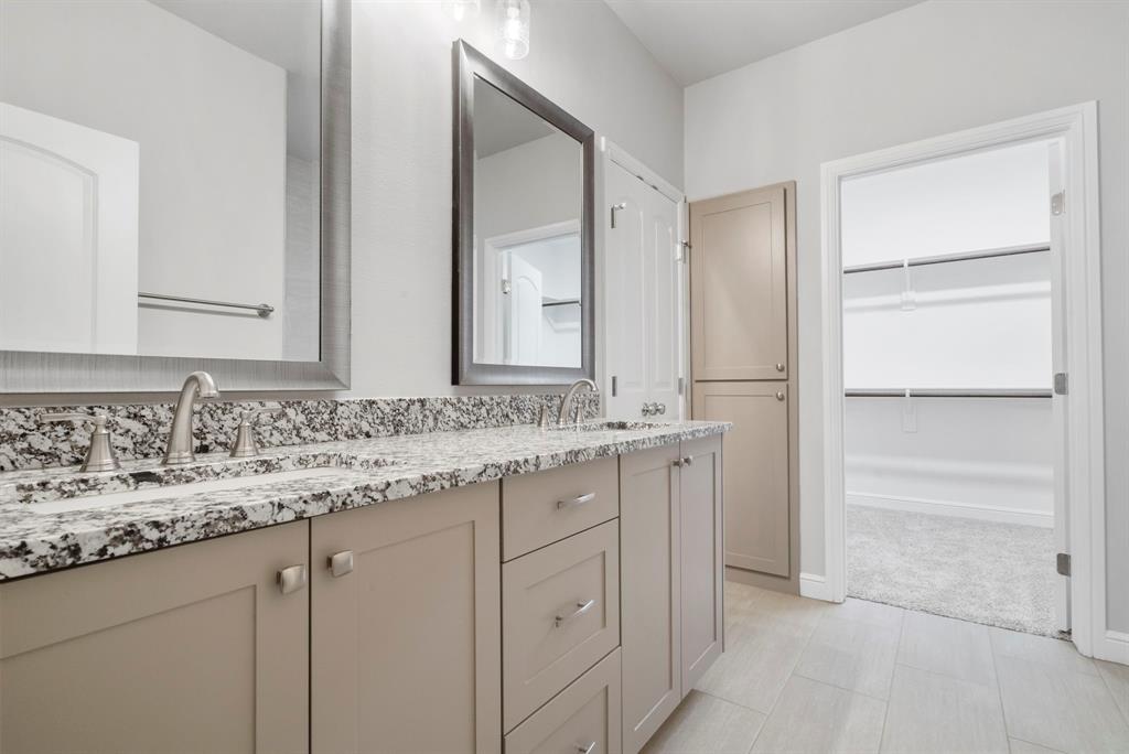 Oak Street Town Homes - Residential Lease