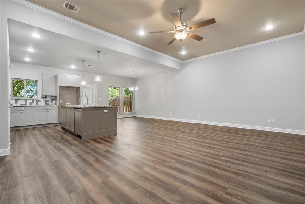 Oak Street Town Homes - Residential Lease