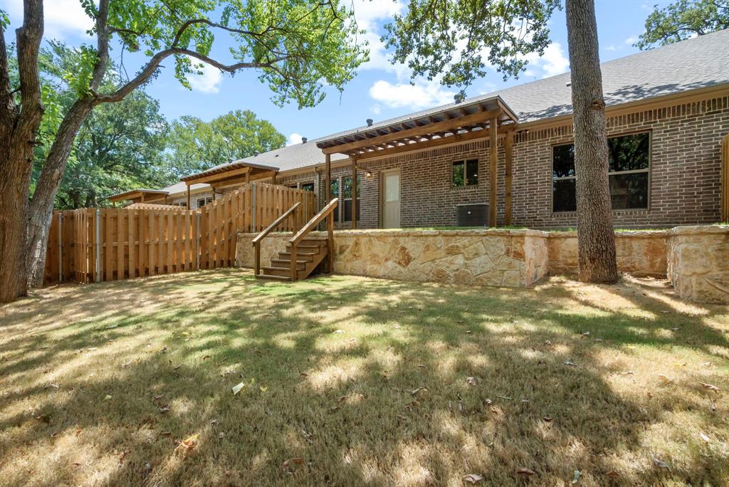 Oak Street Town Homes - Residential Lease