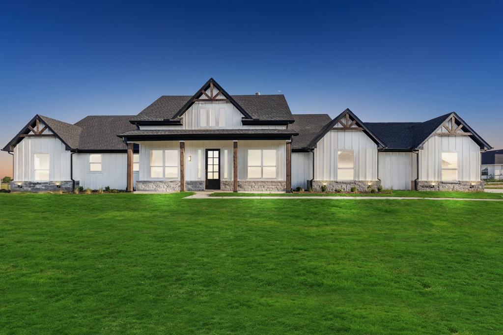 BUYERS CREDIT UP TO $15,000 DEPENDING ON OFFER. MOTIVATED SELLER!! Beautiful new construction, ranch style home sitting on ONE ACRE! Located in the highly sought after Sanger country side. Recently fully completed.This home has great curb appeal in a fabulous neighborhood all on oversized lots. As you walk in you'll be treated to stunning views of the living area, stone fireplace, oversized office with built in desk and a front common room. Open Kitchen with an oversized island, granite countertops and stainless steel appliances. Dining room that looks out to the back of the property. Primary bedroom has an ensuite with a stand alone tub, dual vanities, and a custom walk in closet. On the other side of the house you'll see two guest rooms and two full bathrooms. This lot is made to have your stand alone outdoor pergola, pool, or metal barn on either side of the home, making it very unique. Come see this gorgeous floor plan in the great Sanger Texas.