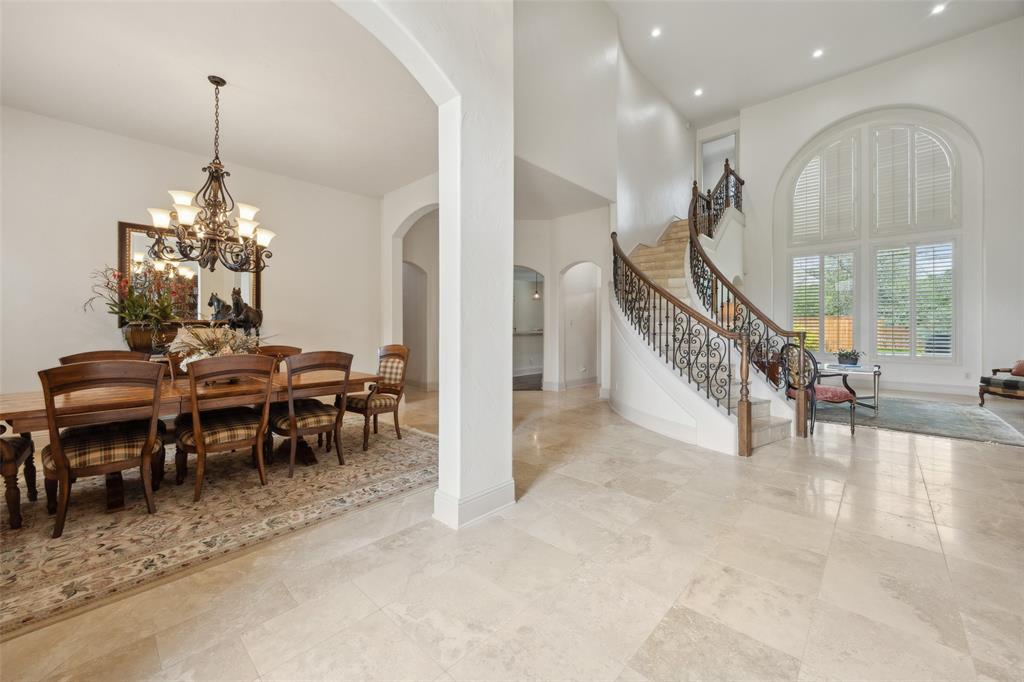 Royal Crest - Residential