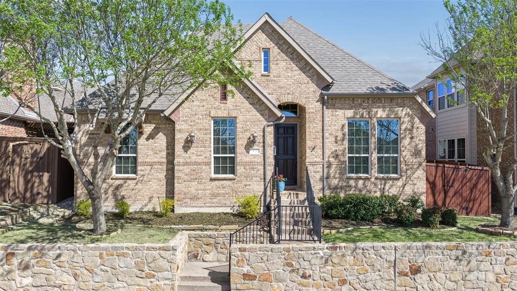 Welcome to 425 Adventurous Shield Drive, a beautifully maintained single-story home located in the gated Reserve section of Castle Hills. Offering 3 bedrooms, 2 baths, and 2,117 square feet, this home features an open and inviting floor plan with warm wood floors, abundant natural light, and neutral finishes throughout.
The spacious family room showcases soaring ceilings, a stone fireplace, and a wall of windows overlooking the covered patio, creating a bright and comfortable living space that flows seamlessly into the kitchen and dining area. The kitchen is designed for both everyday living and entertaining with a large center island, granite countertops, stainless steel appliances, ample cabinetry, and a walk-in pantry.
A dedicated study with French doors near the entry provides the perfect space for a home office or flex room. The private primary suite is generously sized and features a relaxing bath with a jetted tub, a separate shower, dual sinks, and a large walk-in closet. Two additional bedrooms share a full bath and offer flexibility for guests or family.
Step outside to the covered patio equipped with surround sound and a gas grill hookup—ideal for outdoor dining and entertaining. The backyard offers a low-maintenance outdoor retreat.
Castle Hills residents enjoy exceptional amenities, including front yard maintenance, multiple amenity centers with fitness rooms, six community pools, sports courts for tennis, basketball, and sand volleyball, disc golf, parks, playgrounds, sports fields, scenic walking and biking trails, and beautiful green spaces around Lake Avalon for fishing and picnicking. The Village Shops offer restaurants with patio dining, a bakery, a postal center, a convenience store, and more. The Community Education Foundation supports residents and local schools, and The Lakes Country Club offers optional golf, tennis, and social memberships.