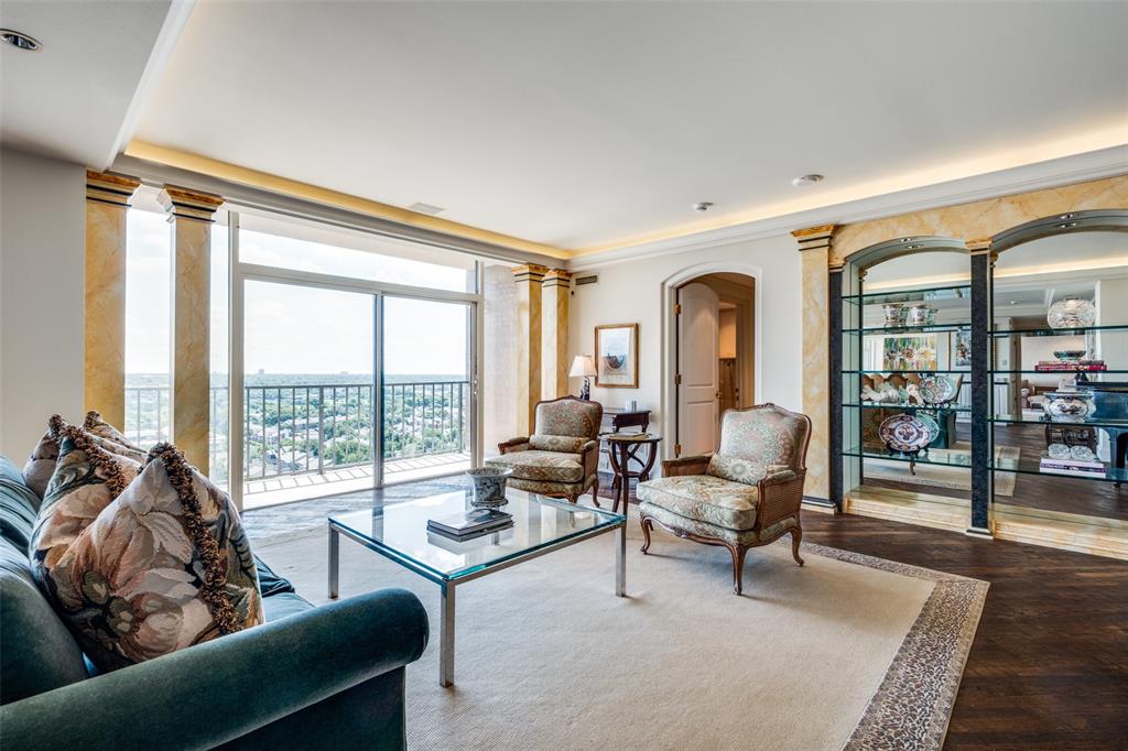 BONAVENTURE CONDOS - Residential