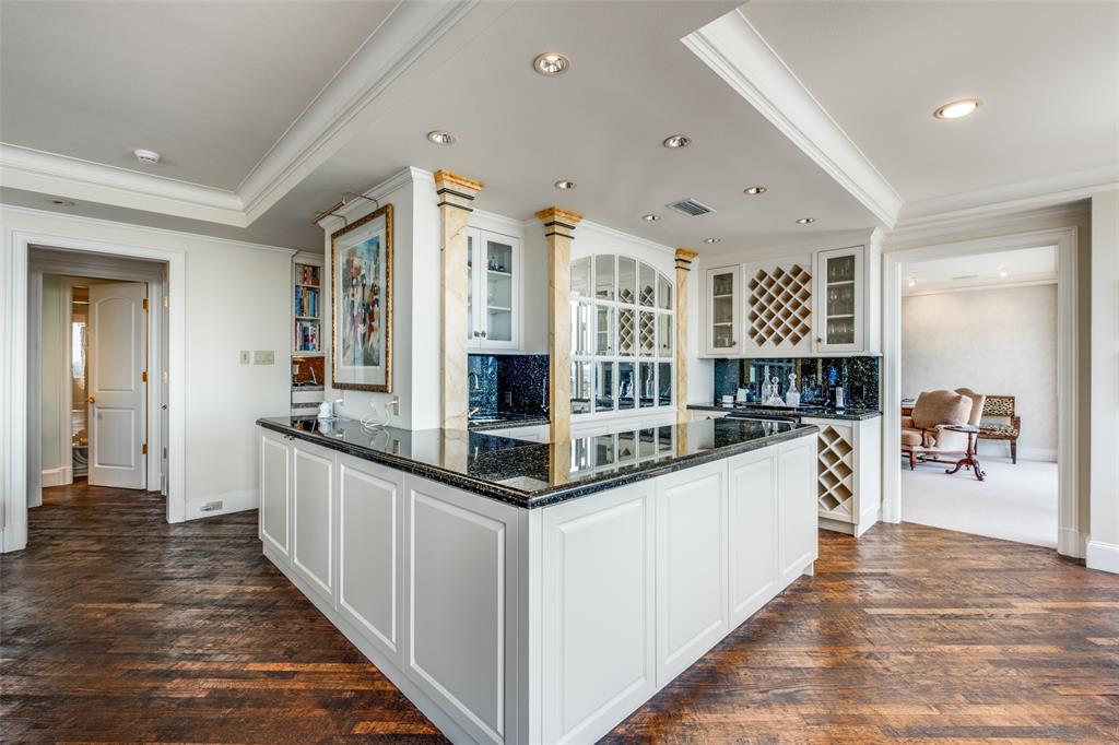 BONAVENTURE CONDOS - Residential