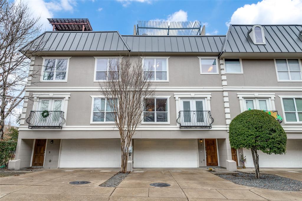 Versaille Condo - Residential Income