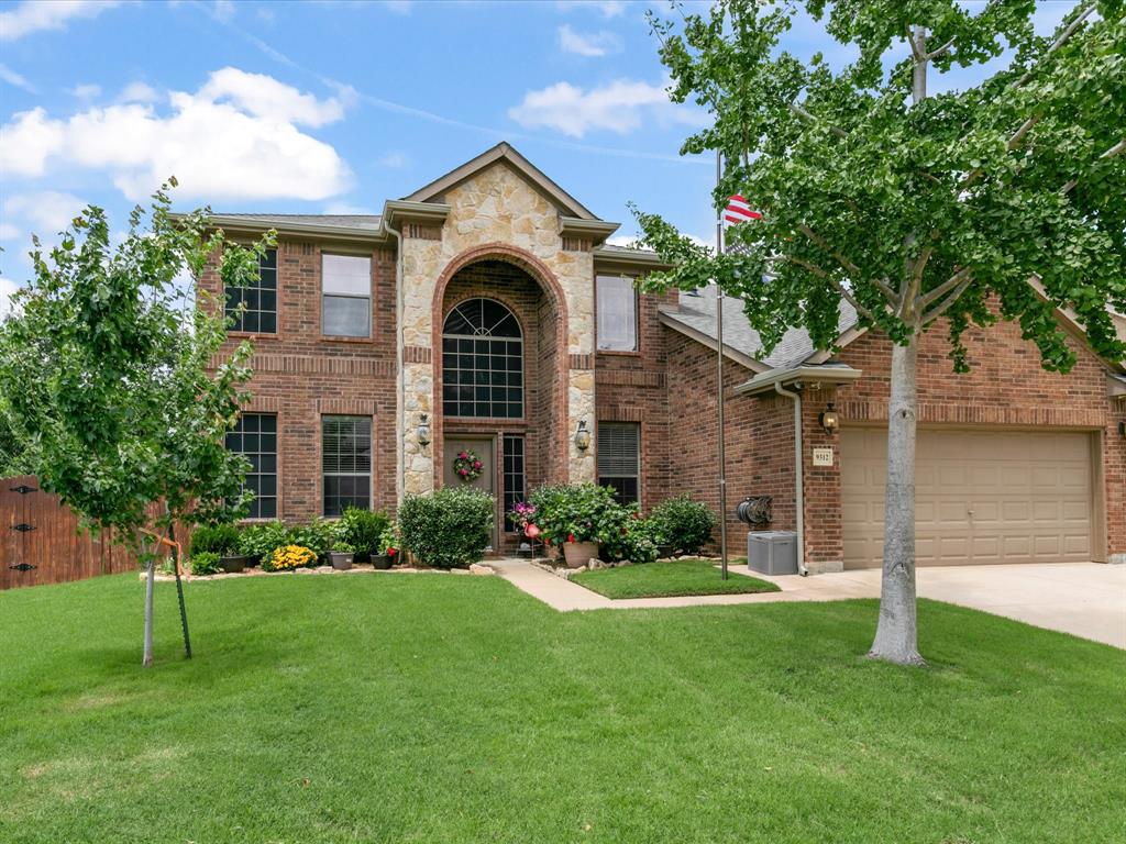 This one-owner, two-story home offers 3,129 sq ft of living space in the sought-after Southwind neighborhood and Mansfield ISD. While other currently listed homes in the area average closer to 2,500 sq ft, this residence provides a rare level of scale, space, and premium upgrades. The home boasts impressive curb appeal with meticulous landscaping and manicured garden beds on a corner lot. The heart of the home is a fully equipped kitchen with upgraded quartz countertops, an expanded entertaining island, timeless tile backsplash, and an upgraded stove. It flows into the family room, highlighted by a refaced fireplace and laminate plank flooring. The first-floor primary suite features a remodeled, spa-like bath. Thoughtful details include energy-efficient Fanimating Fans, solar screens, and a custom walk-in attic doorway. Outside, the landscaped backyard features an expanded patio and an upgraded fence with metal posts. Enjoy community pool, parks, and trails. Open House: Sat June 13 & Sun June 14, 12pm–3pm. Tour this pristine, 3,129 sq ft Southwind gem with premium upgrades. Agents and buyers’ welcome. Contact listing agent for private showings.