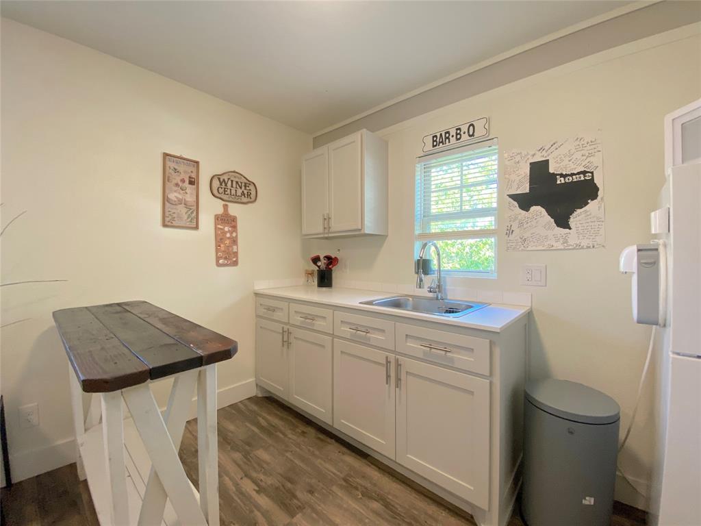 Dallas Land & Loan Cos Add 03 - Residential Lease
