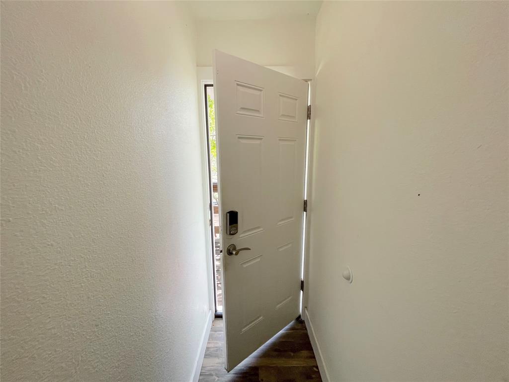 Dallas Land & Loan Cos Add 03 - Residential Lease