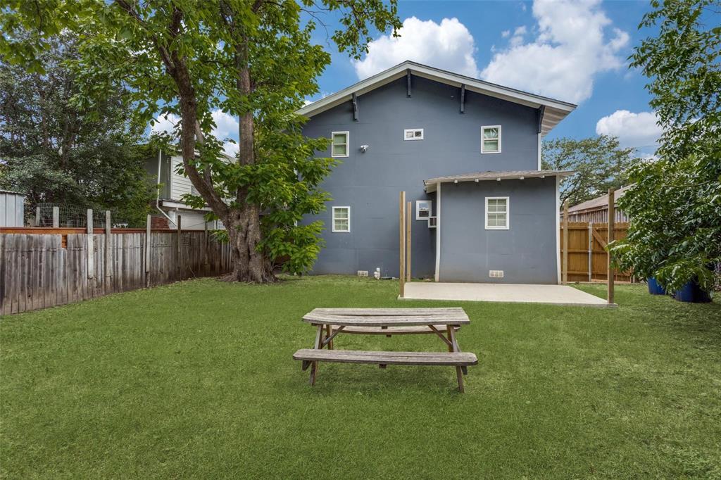 Dallas Land & Loan Cos Add 03 - Residential Lease