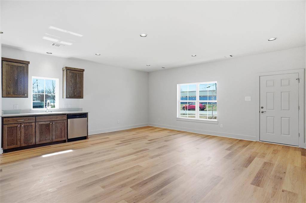 Railroad Ave Add - Residential