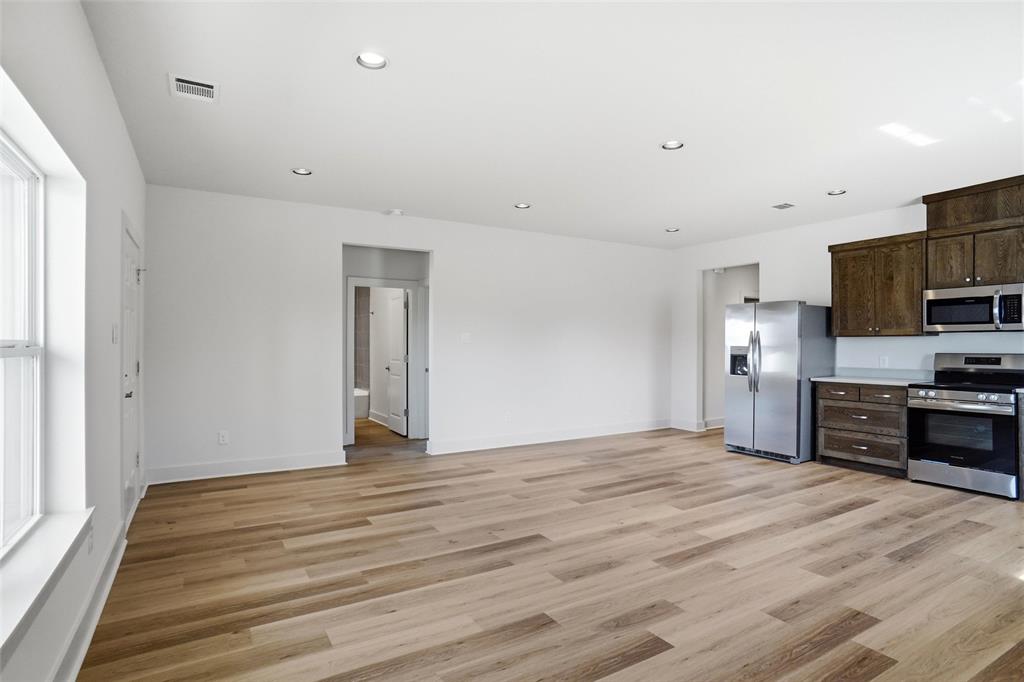 Railroad Ave Add - Residential