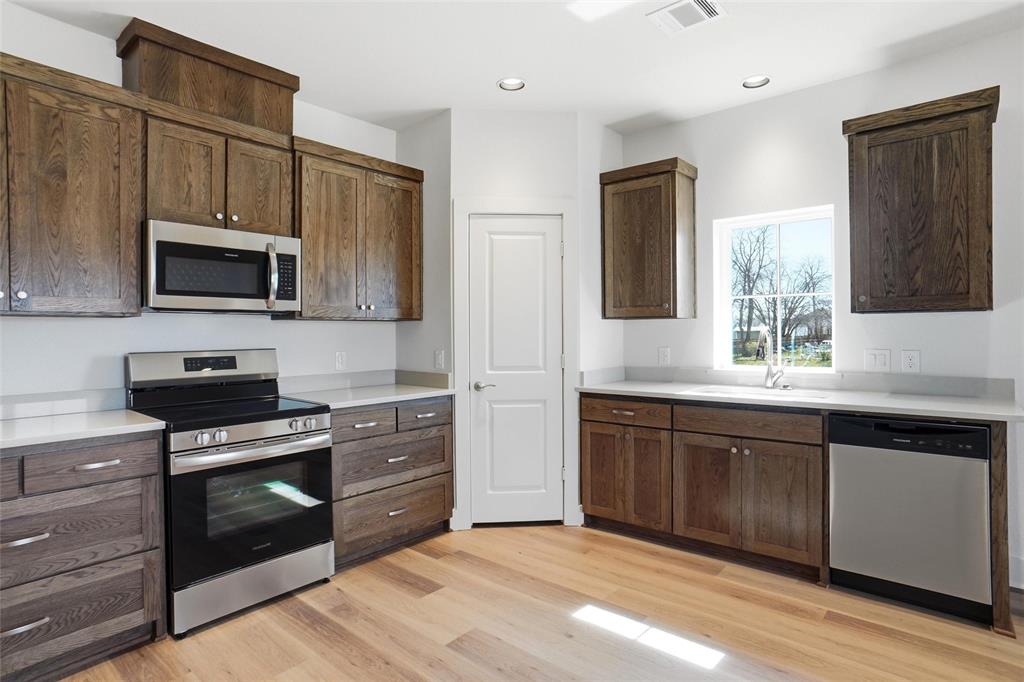 Railroad Ave Add - Residential