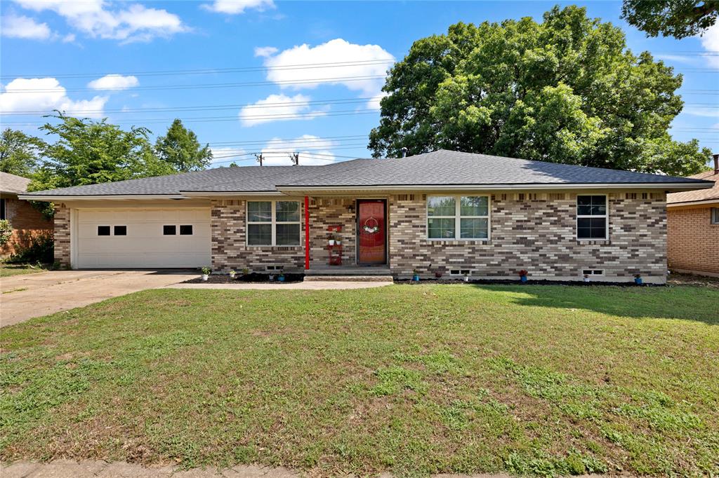 This charming single story home has a PRIME location! Less than 10 minutes from all that downtown Mckinney, has to offer with shopping, dining, and entertainment! While also having quick access to 380 & Highway 75. With a kitchen & bathroom remodeling completed in Spring of 2024, new plumbing & new electrical box this home is move-in ready! Featuring an open concept kitchen that opens to a large dining room perfect for entertaining, that flows into the living room that features a beautiful wood burning fireplace.