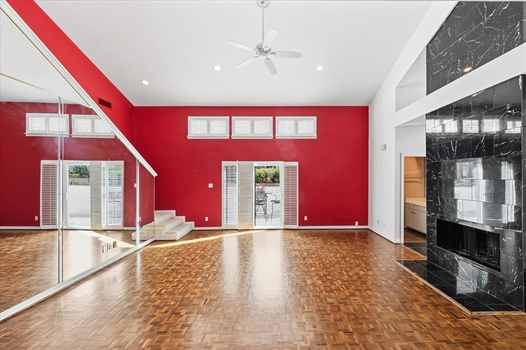 Ridglea Country Club Estate - Residential
