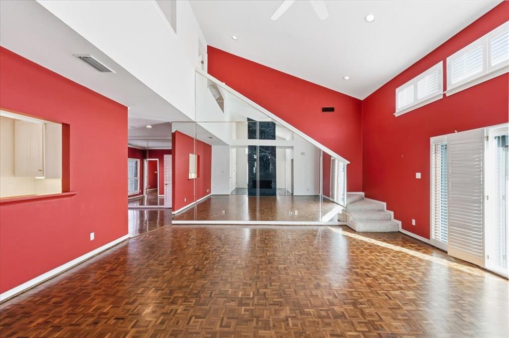 Ridglea Country Club Estate - Residential