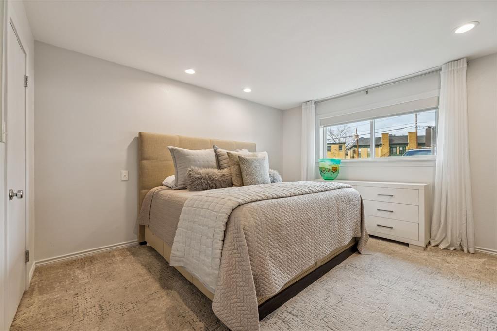 SANDHURST MANOR - Residential