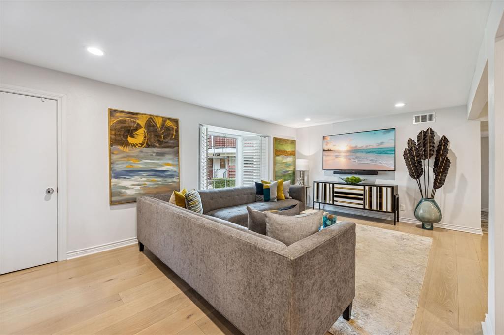 SANDHURST MANOR - Residential