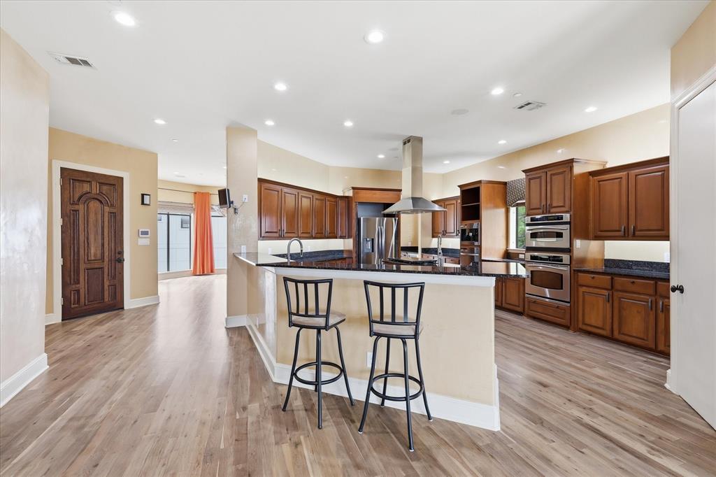Versailles Condo - Residential