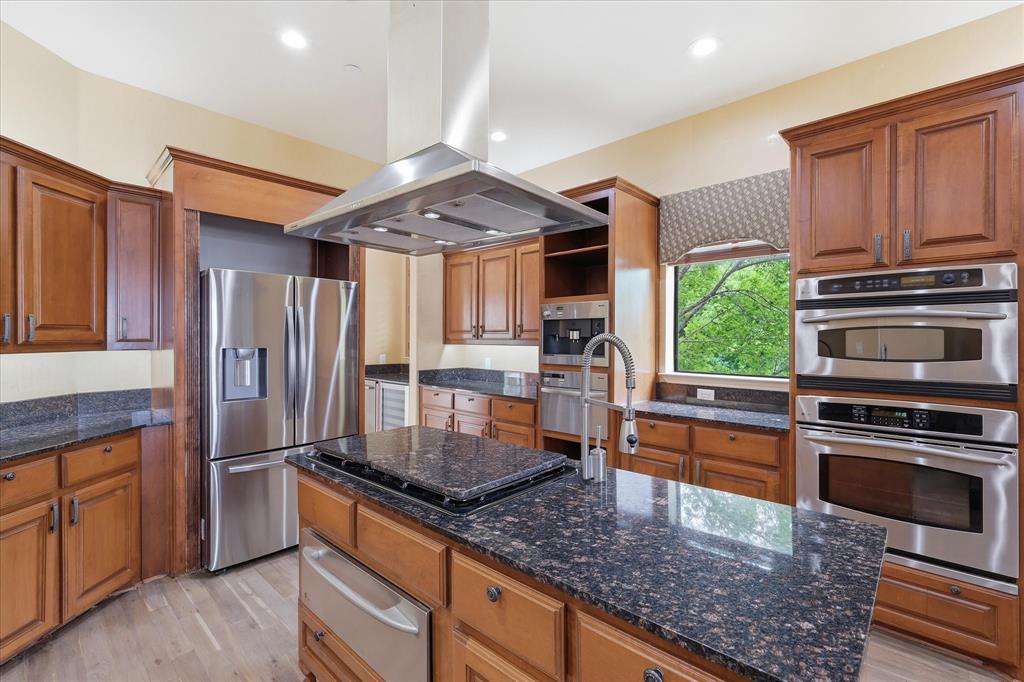 Versailles Condo - Residential